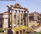 Изображение Римского форума, площади, где они были институтов правительства, рынка и религии города Рим, Италия